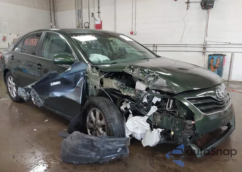 2011 Toyota Camry Se/Le/Xle z USA, uszkodzony, nr VIN 4T4BF3EK0BR149640